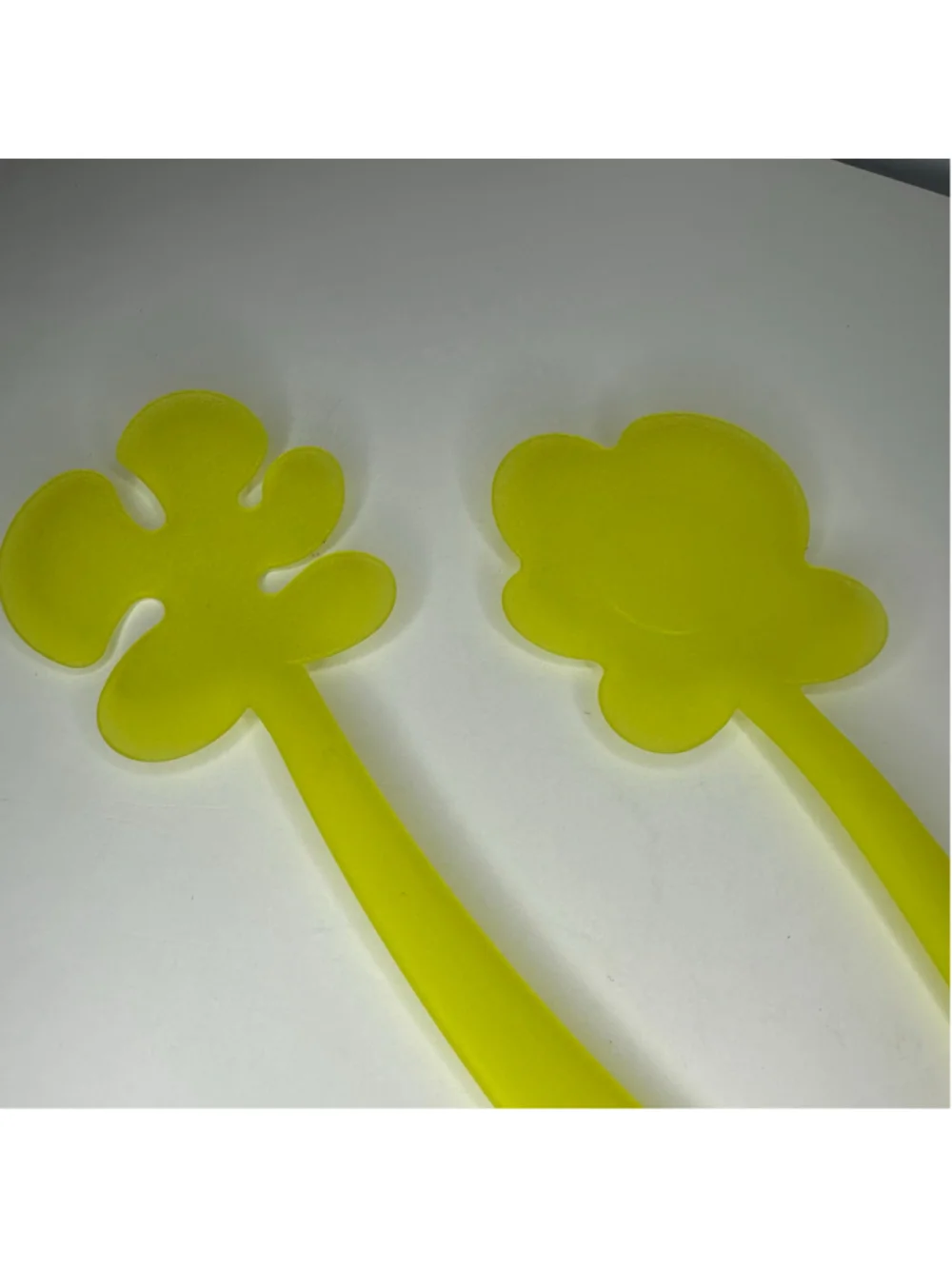 Vintage Washington Mutual Yellow Flower Shaped Salad Tongs Cooking Utensils